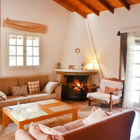 Vakantiehuis Agrilis Near The