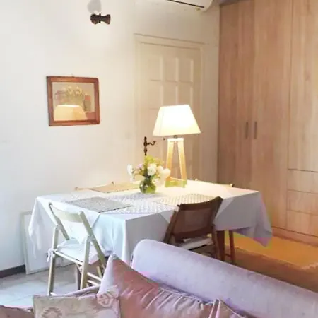 Vakantiehuis Agrilis Near The