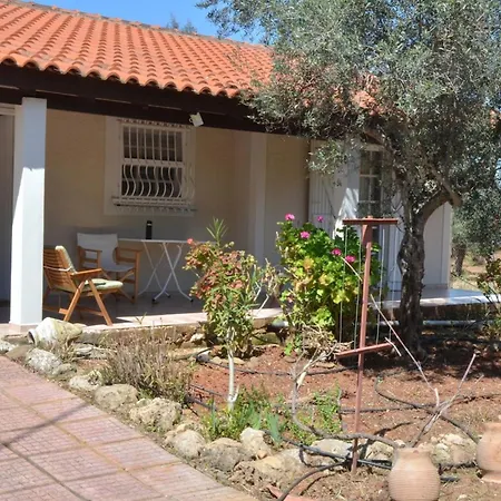 Vakantiehuis Agrilis Near The *