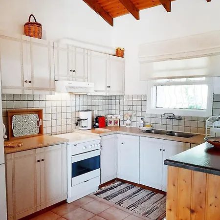 Agrilis Near The Holiday home Agrilos